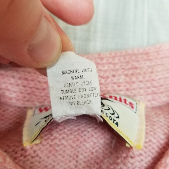 ✅VTG Winona Knits Wool Blend Sweater Woman’s LARGE Pink W/Pearl Like Buttons USA - Picture 5 of 10